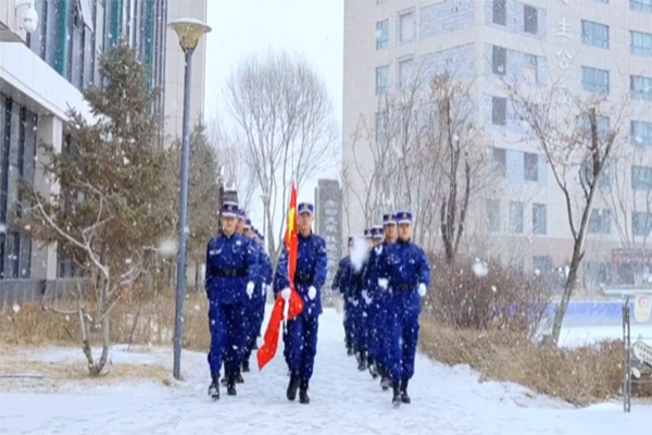 雪落成诗，景美情长